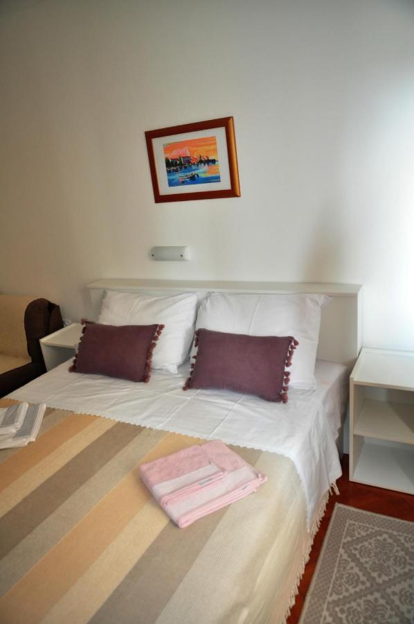 Rose Rooms At Island Of Rab Banjol 외부 사진