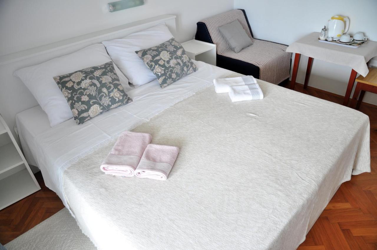 Rose Rooms At Island Of Rab Banjol 외부 사진