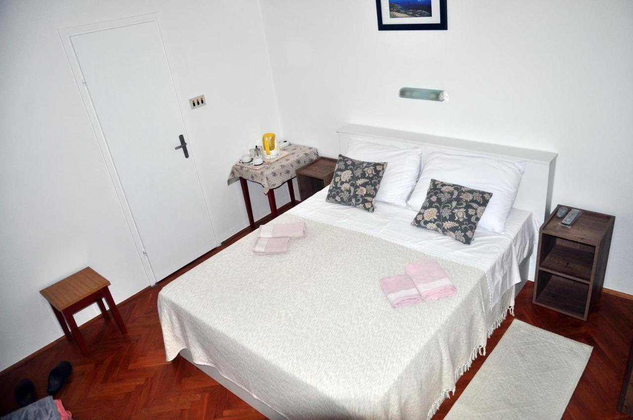Rose Rooms At Island Of Rab Banjol 외부 사진